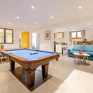 Avec Billard, Cinema Et Terrasse Privatises Maison d'hôtes